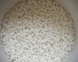 Foto del paso 2 de la receta: Vieiras al perejil sobre cama de arroz basmati con judías