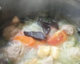Foto langkah ke 4 dari resep Sop Bihun Jamur Kuping.