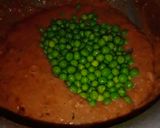 A picture of step 11 of Methi matar malai.