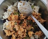 Foto langkah ke 5 dari resep Thai Chicken Lemon Basil Fry.