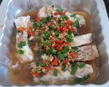 Foto langkah ke 9 dari resep Steam Ikan ala Hongkong Style.