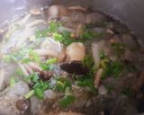 Hình bước làm 2 của món Canh rong biển nấu nấm