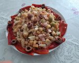 Foto del paso 3 de la receta Ensalada de hélices de color con piquillo y anchoas