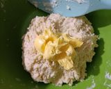 Foto langkah ke 3 dari resep Garlic Cheese Rolls.