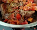 Une image de l'étape 2 de Travers de porc tomate et pommes de terre à la Nutricook.