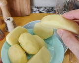 Foto del paso 1 de la receta: Tortilla de patatas saludable y jugosa en estuche de vapor Lékué