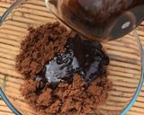 A picture of step 5 of Chocolate cake popsicles.