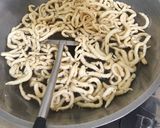 Foto langkah ke 3 dari resep Ulat Sutra Pontianak.