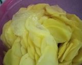 Foto langkah ke 2 dari resep Keripik kentang bumbu ijo.
