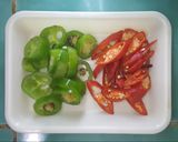 Foto langkah ke 2 dari resep Cumi Asin Cabe Ijo.