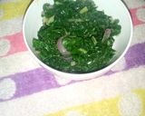 A picture of step 3 of Fried spinach.