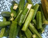 A picture of step 2 of Bharwa bhindi.