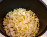 Foto del paso 2 de la receta: Tacos de morcillo guisados en tomate