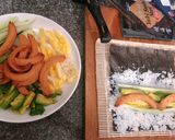 Hình bước làm 3 của món Sushi roll mini