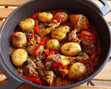 Foto del paso 13 de la receta: Cazuela de pollo estofado a la sobrasada con patatas y olivas negras