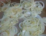 Foto do passo 1 de Bruschettas com gorgonzola e cebola caramelada
