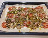 Foto del paso 6 de la receta Coca rústica de champiñones al ajillo con lecho de puerro y toque de Grana Padano