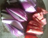 Foto del paso 1 de la receta: Huevo revuelto con cebolla y tomate