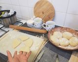 A picture of step 11 of Maandazis.