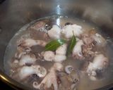 Foto del paso 2 de la receta Pulpitos con cebolla y orégano