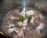Foto del paso 2 de la receta: Pulpitos con cebolla y orégano