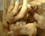 Hình bước làm 1 của món Chân gà trộn xả tắc