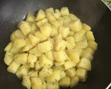 Foto del paso 4 de la receta: Bacalao o merluza en crema de pimientos con patatas a mi manera