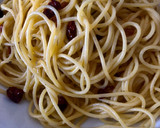 Foto del paso 9 de la receta: Espaguetis con ajo, aceite, guindilla y tomate seco