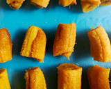 Foto langkah ke 3 dari resep Bolen Pisang Keju Coklat.