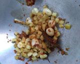 Foto langkah ke 2 dari resep Sambel Goreng Kentang Telur Puyuh.