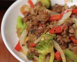 A picture of step 5 of Stir-Fry Beef with Broccoli in Oyster Sauce.