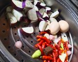 Foto langkah ke 1 dari resep Balado Terong Telur.