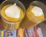 A picture of step 3 of Paw paw smoothie.