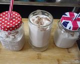 A picture of step 4 of Chocolate vanilla milkshake.
