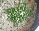 A picture of step 6 of Methi matar malai.