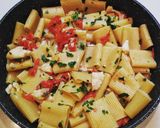 Foto del passaggio 4 della ricetta Paccheri di Gragnano con rana pescatrice