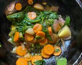 A picture of step 3 of Winter Herbal Chicken Spinach Soup.