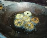 A picture of step 4 of Urad dal pakora.
