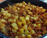 A picture of step 3 of Potatoes with Longaniza Sausage.