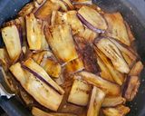 Foto del paso 4 de la receta: Berenjenas en salsa de soja y miel