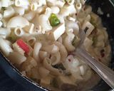 A picture of step 8 of White sauce paneer pasta.