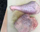 Foto del paso 2 de la receta: 106. Pierna de pavo al horno con setas (principal carne)