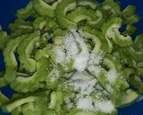 Foto langkah ke 1 dari resep #69 Tumis Pare Telor Pedas.