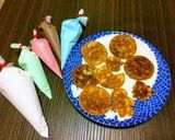 A picture of step 4 of Royal Icing.