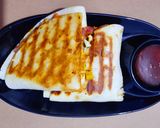 મેક્સિકન વેજ કેસેડિયા (Mexican Veg Quesadilla Recipe In Gujarati) રેસીપી સ્ટેપ5ફોટો