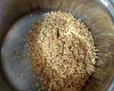 A picture of step 2 of Cracked Dryfruit Wheat Halwa.