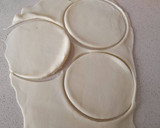 Foto del paso 3 de la receta: Empanadillas árabes de queso