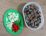 Foto langkah ke 2 dari resep Kerang Dara Saus Asam Manis.