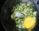Foto del paso 2 de la receta: Marcianitos saludables (pancakes verdes)🛸