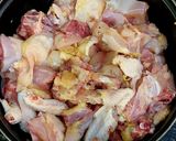 A picture of step 1 of Ginger Braised Chicken.